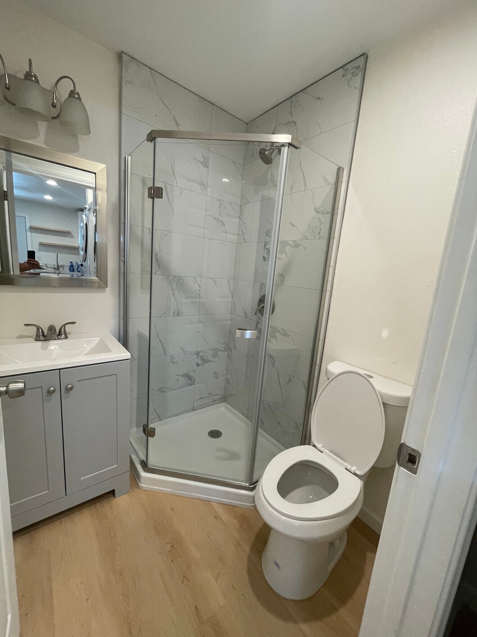 Building Photo - 1354 W 36th Pl