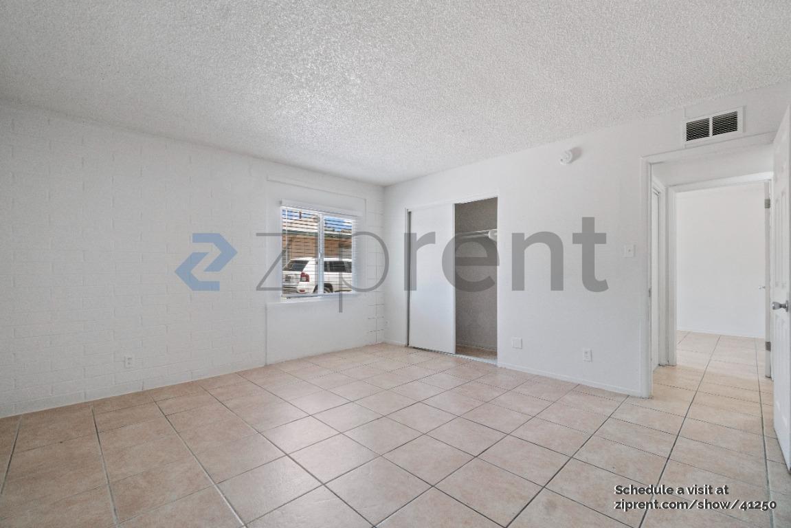 Building Photo - 2018 W Cactus Rd