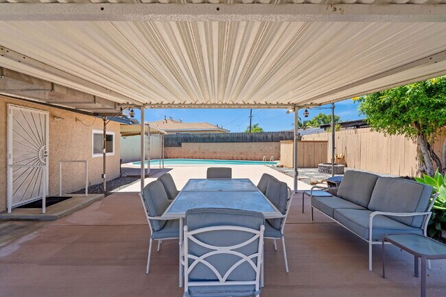 Building Photo - A San Diego Home with a Pool? Yes please!