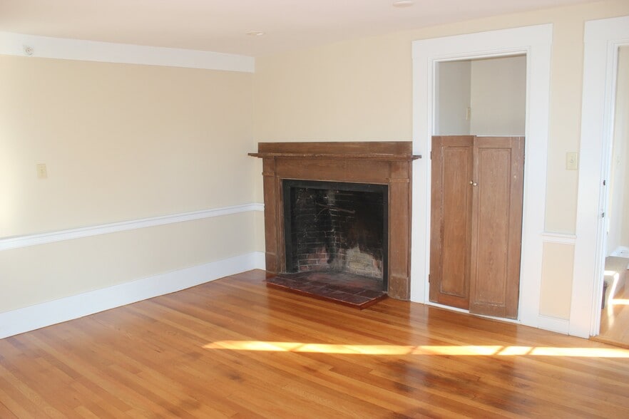 living room - 1 Ford Pl