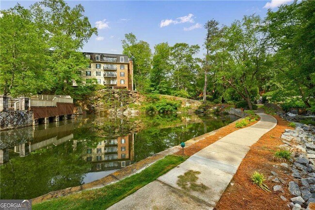 Building Photo - 27306 Plantation Dr NE