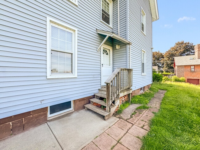 Primary Photo - 27 Loveland St
