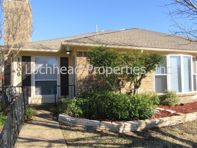 Primary Photo - Beautiful Duplex in Plano!!!