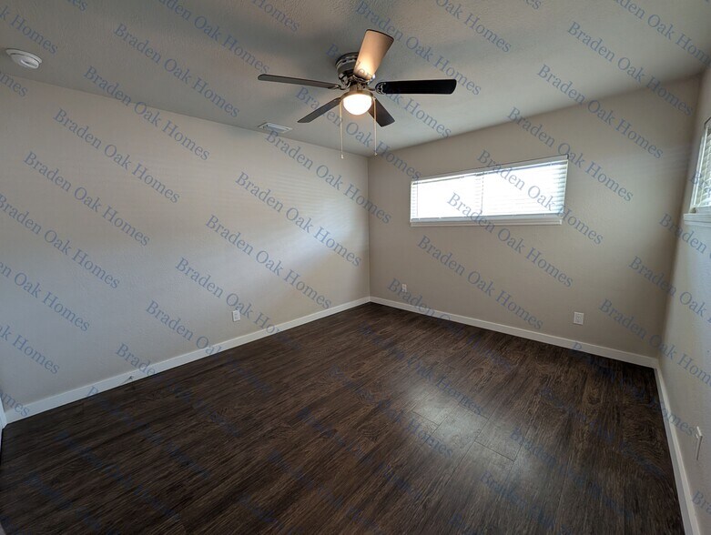 Large bedroom - 1814 26th St W