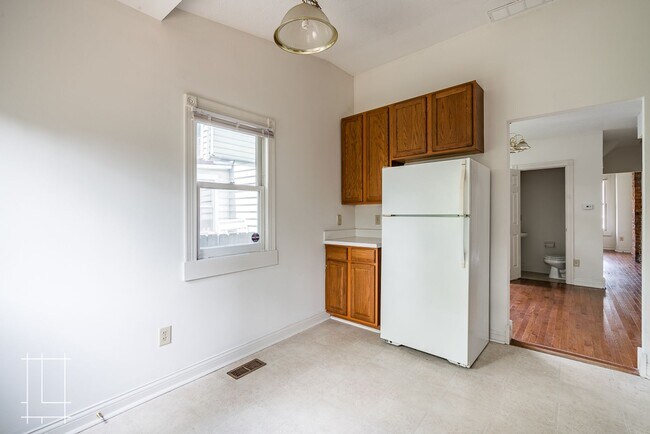 Building Photo - 193-195 Greenwood Ave