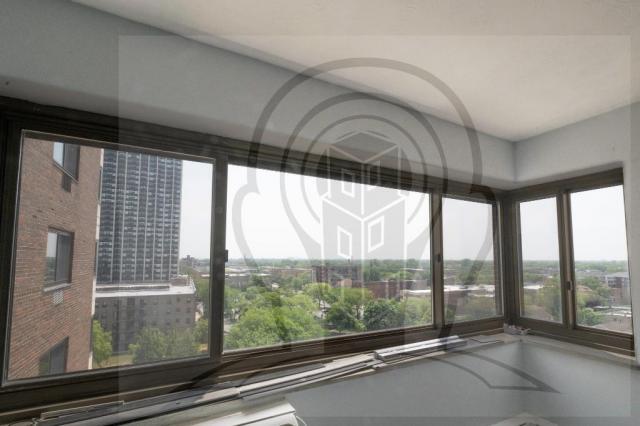 Building Photo - 1 bedroom in CHICAGO IL 60649