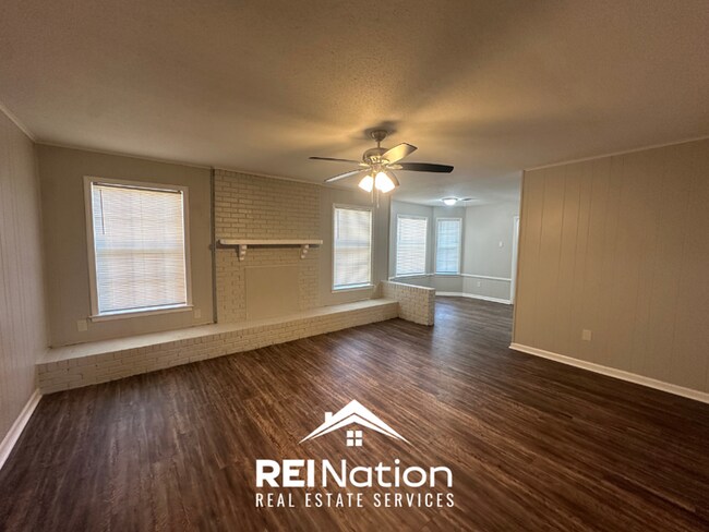 Building Photo - JUST RENOVATED! 4BR/2BA Memphis Stunner | 2-Car Garage & Fenced Yard!