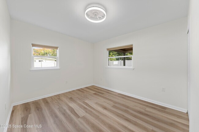 Building Photo - 34 W Azalea Cir