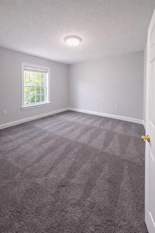 Building Photo - 6022 Dick Pond Rd