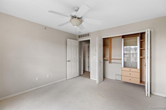 Building Photo - 3292 Newbury Pl