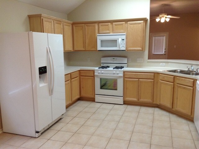 Building Photo - 24438 Schivener House Ln