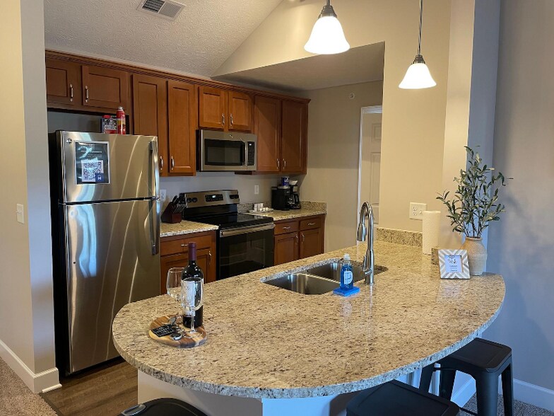 Building Photo - 700 Zumstein Ln