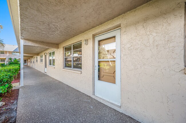 Building Photo - 10033 64th Ave N