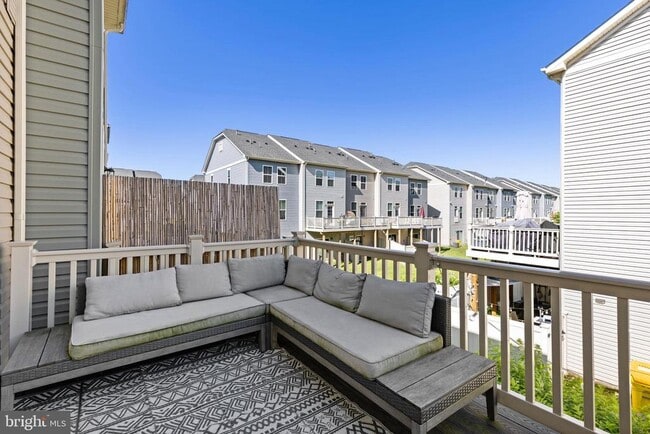 Building Photo - 537 Willow Bend Dr