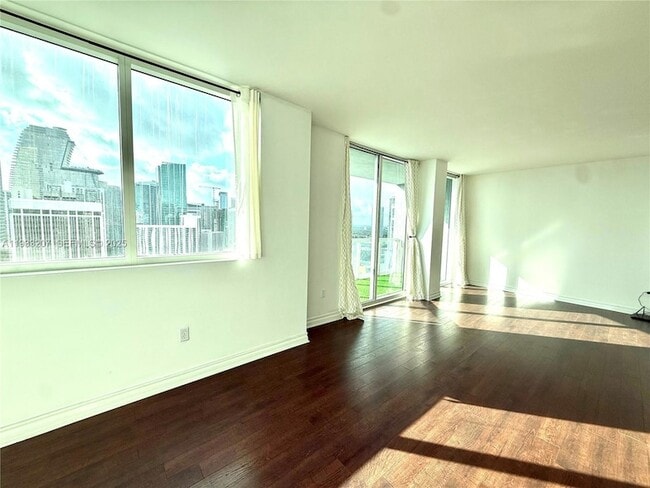 Building Photo - 253 NE 2nd St