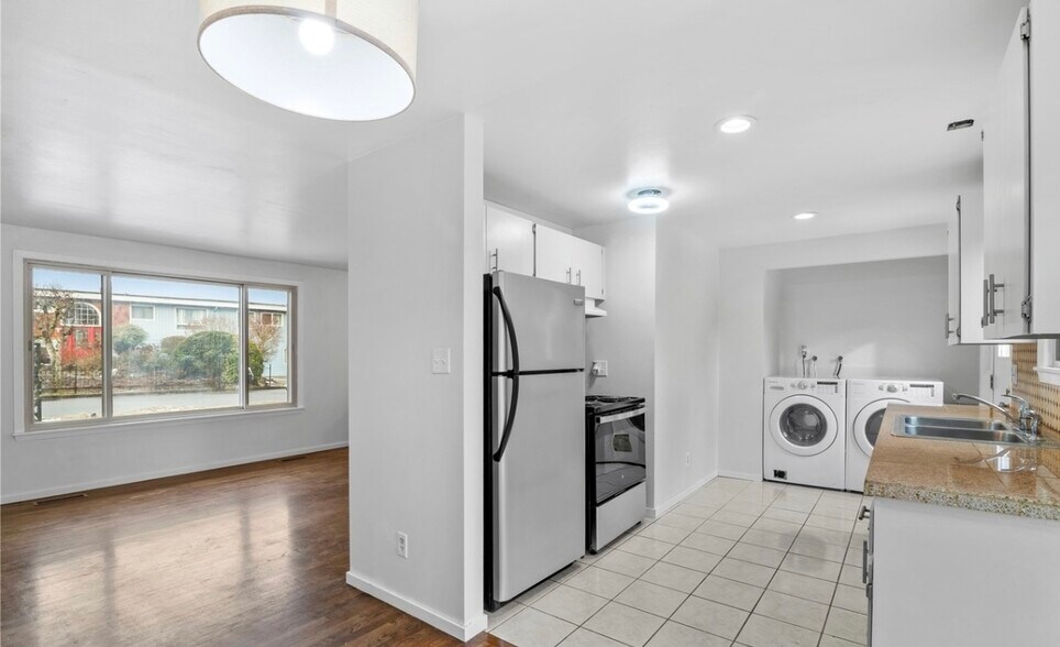 Building Photo - 26510 19th Pl S