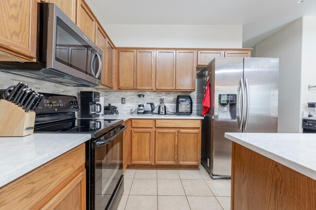 Building Photo - 9026 Hilltop Crossing Dr