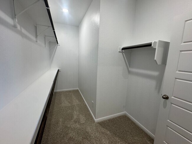 Building Photo - Stunning 4x3 Luxury Duplex in Buda, TX!