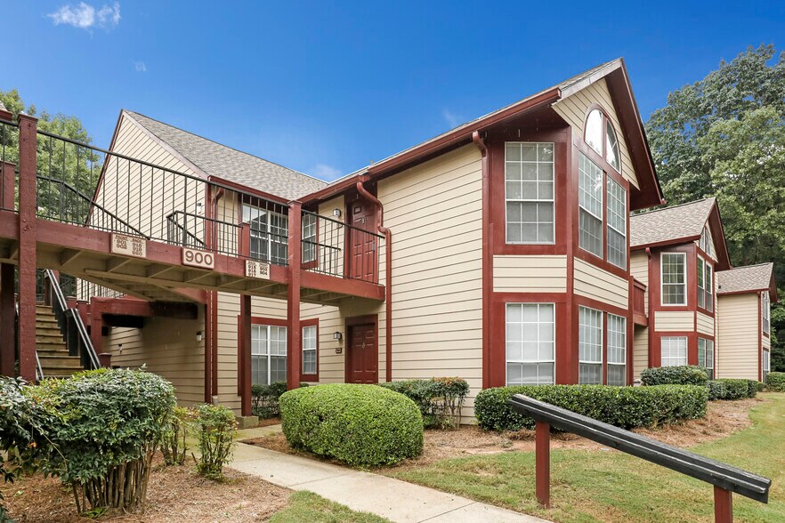Building 900 in a very quite area of the community - 903 Wentworth Ct