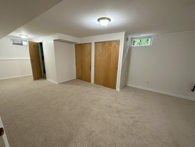 Building Photo - 430 N Elmwood Ave