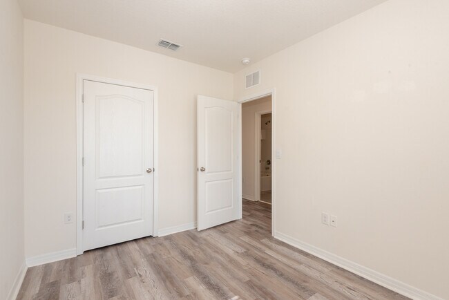 Building Photo - 35 Vista Oaks Ln