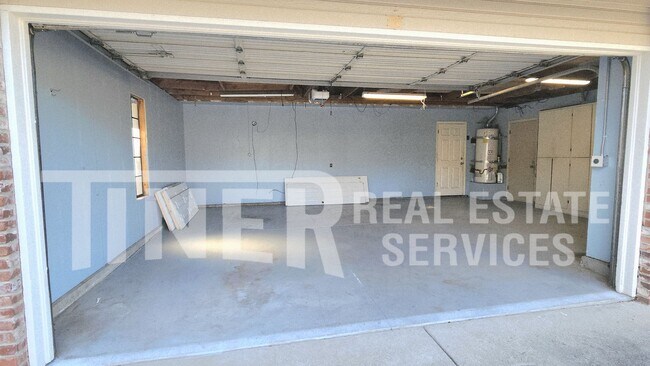 Building Photo - 413 Unity Ct