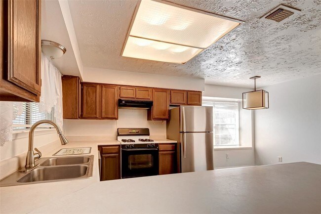 Building Photo - 14719 Wind Cave Ln