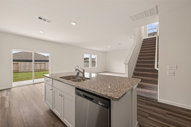 Building Photo - 31247 Williams Lndg St