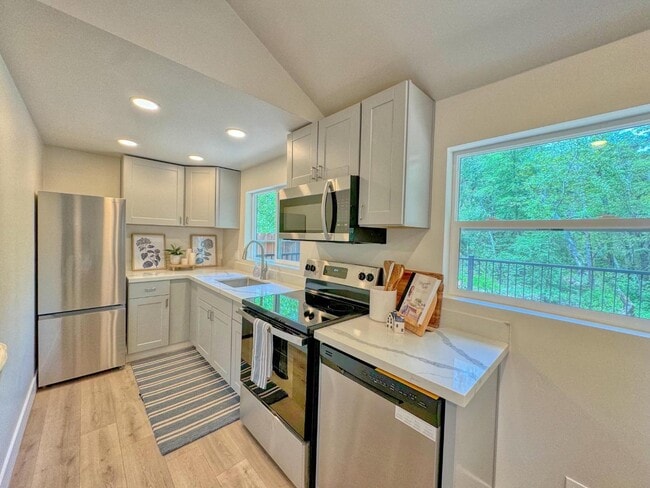 Building Photo - 37082 Nason Rd