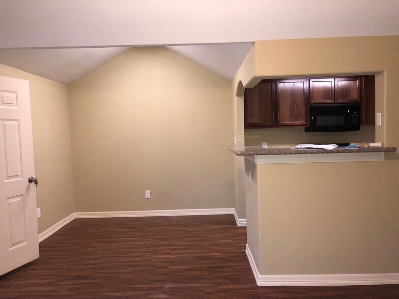 Building Photo - 4711 Averill St