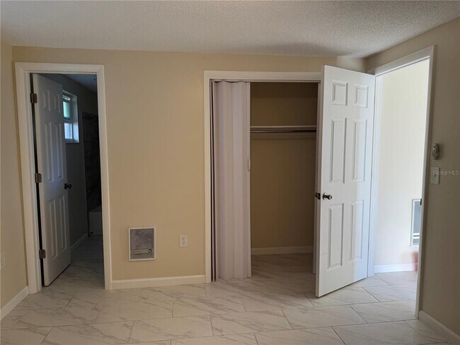 Building Photo - 7500 Beckers Ln