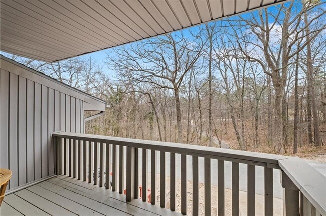 Building Photo - 1 Dogwood Dr