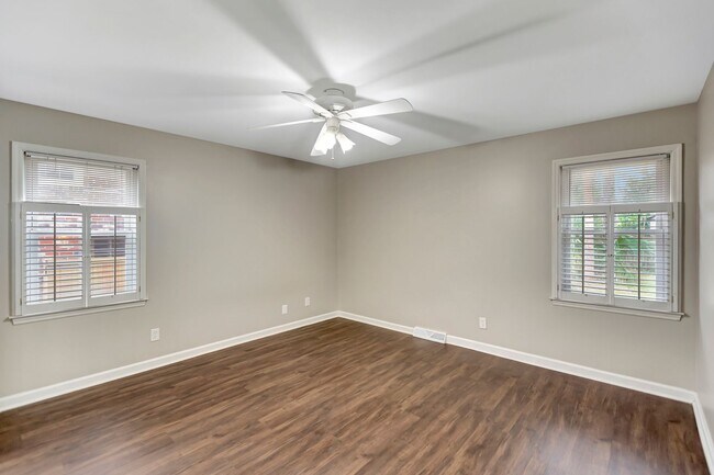 Building Photo - Charming 4-Bedroom, 2-Bath Brick Home with...