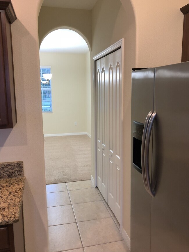 Building Photo - Beautiful Renovated 3/2.5 Located In Independence
