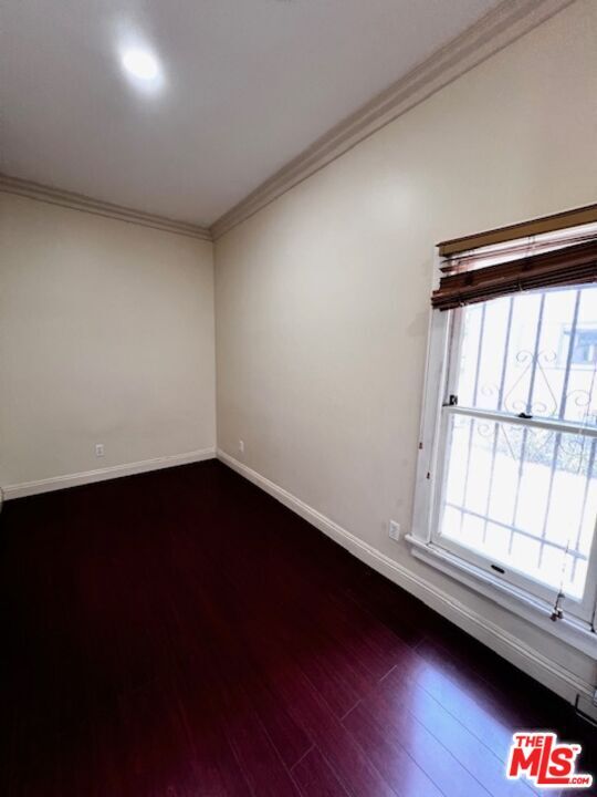 Building Photo - 2108 Oak St