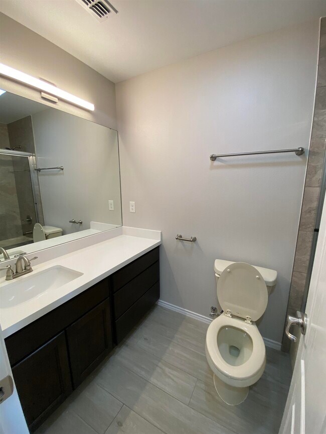 Building Photo - 9975 Rosary Ln