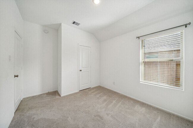 Building Photo - 24046 Priano Frst Dr