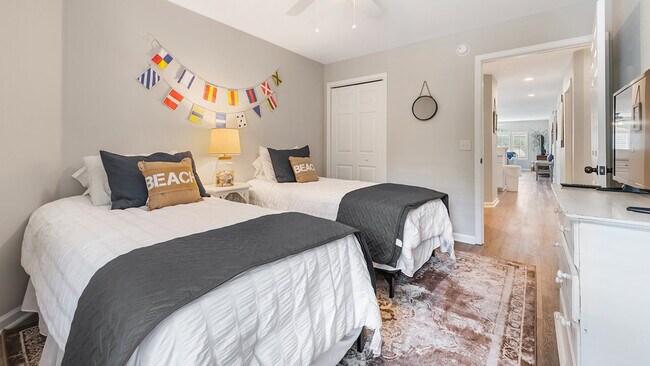 Building Photo - 532 Blue Stem Dr