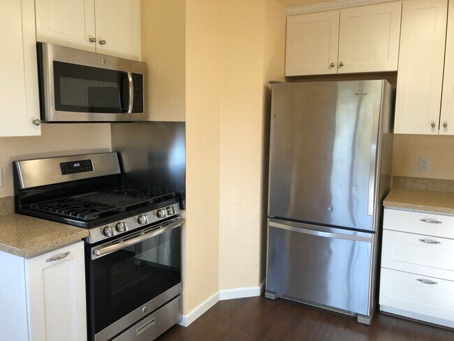 Building Photo - 26-30 Rockwood Ct.