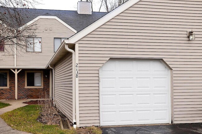 Primary Photo - 2138 Dogwood Ln