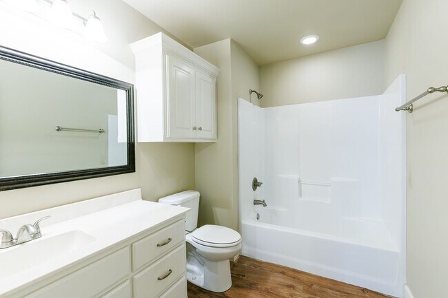 Building Photo - Beautiful, Spacious Duplex in South Lubbock