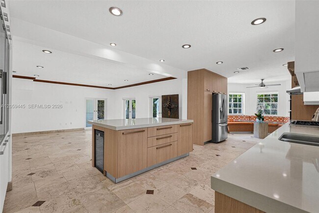 Building Photo - 244 SW 28th Rd
