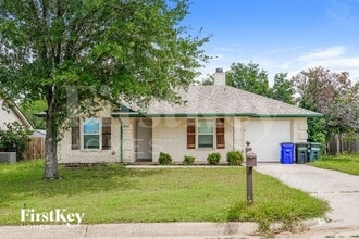 Building Photo - 1000 High Crest Dr