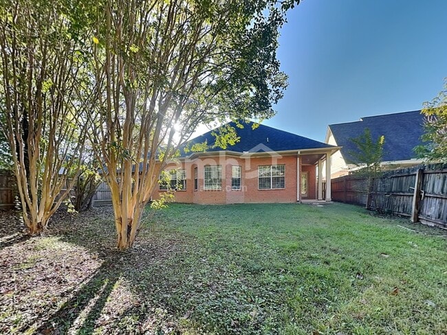 Building Photo - 3864 Lake Village Cv