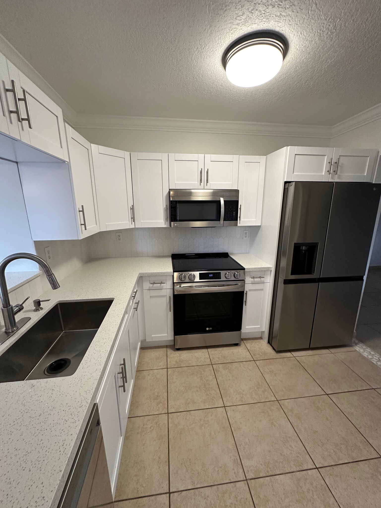 Building Photo - 403 SW 78th Pl