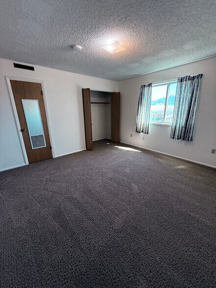 Building Photo - 1216 W Montana St