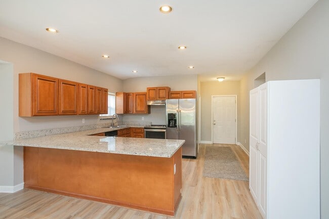 Building Photo - 1014 Douglas Ave