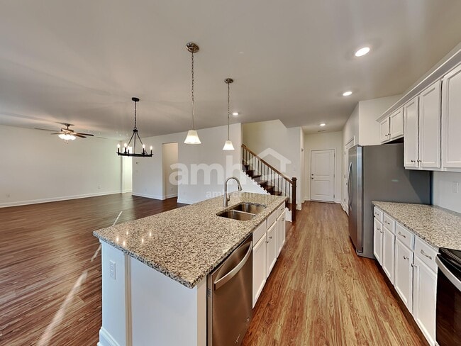 Building Photo - 300 Bourne St