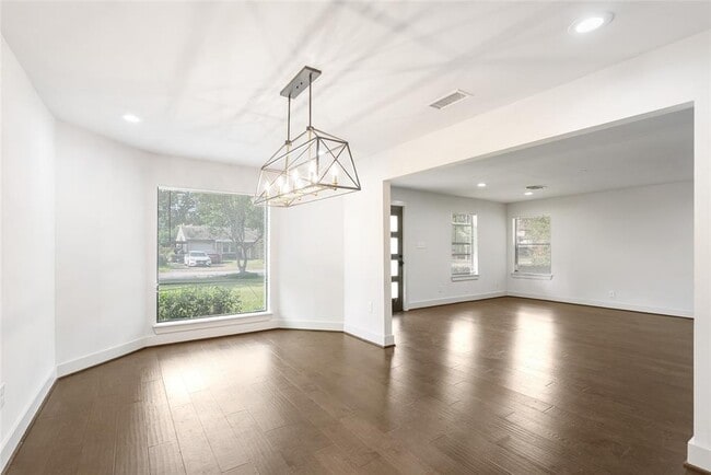 Building Photo - 7307 Raton St