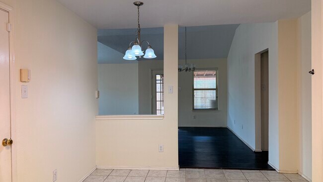 Building Photo - 13111 Leader Trail